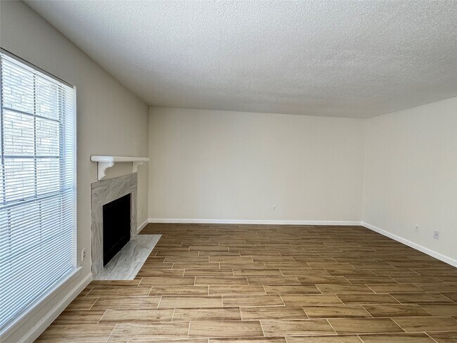 Building Photo - 6500 Sands Point Dr