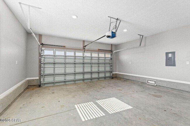 Building Photo - 1041 Plantation Dr