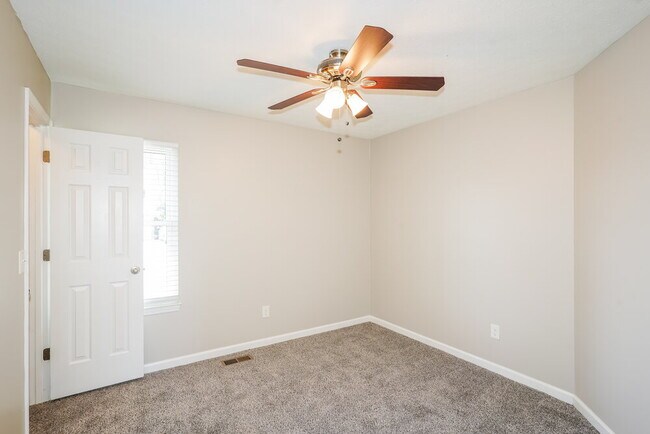 Building Photo - 300 Scotts Creek Pl