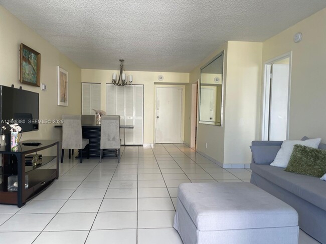 Building Photo - 3180 S Ocean Dr