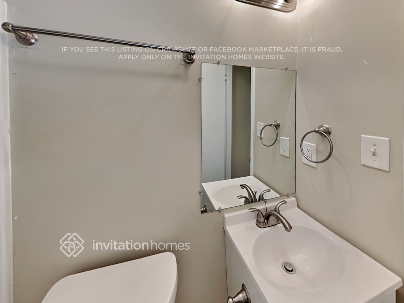 Building Photo - 8594 Autumn Leaf Dr