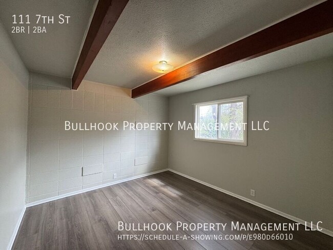 Building Photo - 111 7th St