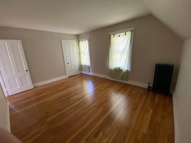 Building Photo - 74 Moore Ave