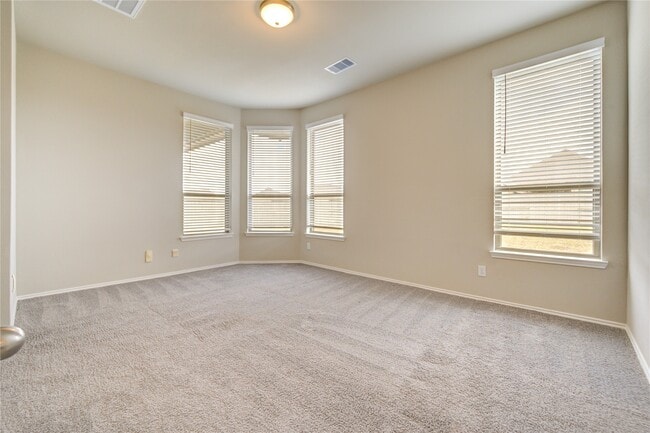 Building Photo - 4727 Crest Hill Dr