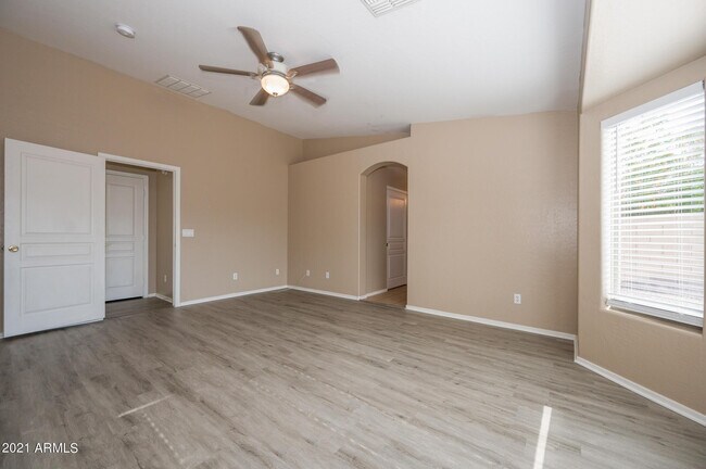 Building Photo - 1843 E Ebony Pl