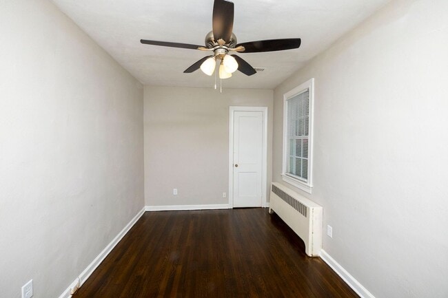 Building Photo - 3 Bedroom in Hampton Available Now!!