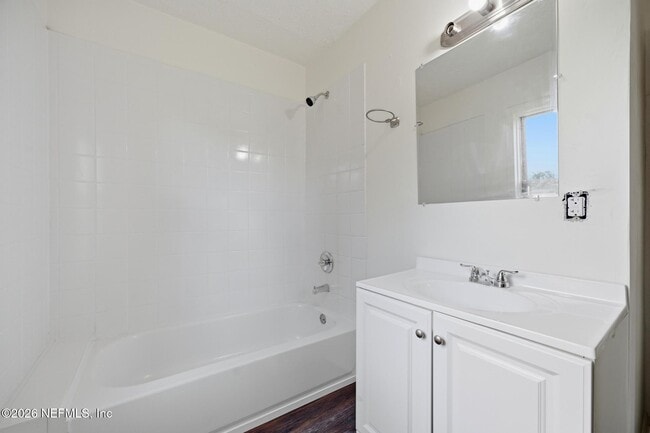Building Photo - 920 George Cir