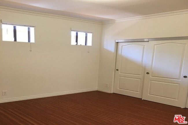 Building Photo - 828 N Hudson Ave
