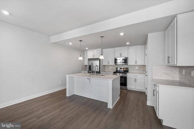 Building Photo - 42530 Invergordon Ter