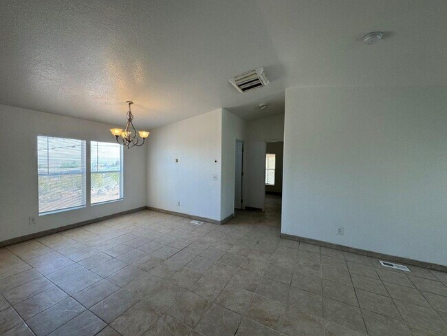 Building Photo - 3-Bed, 2-Bath Lucerne Valley Home with Spa...