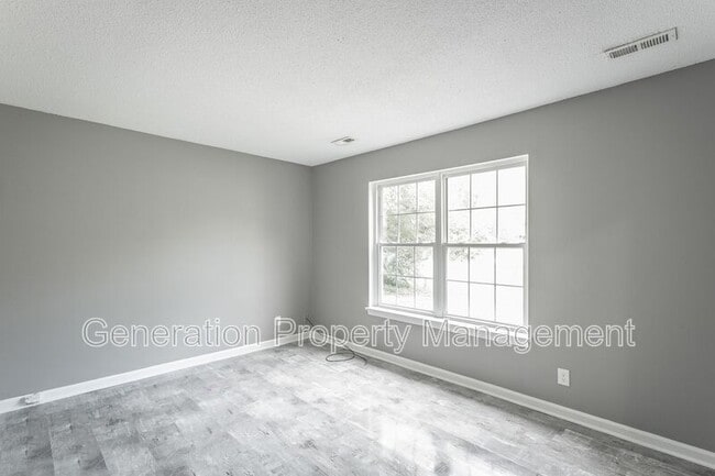 Building Photo - 510 Ely Rd