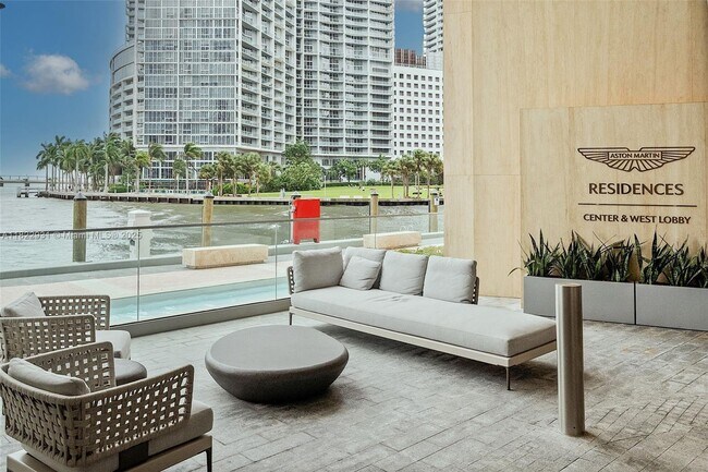 Building Photo - 300 Biscayne Blvd Way