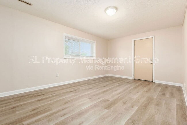 Building Photo - 1495 Yates Dr
