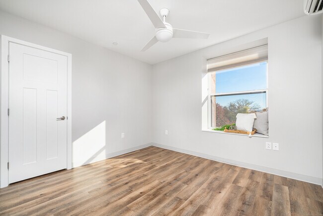 Building Photo - 170 Ridge Rd