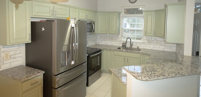 Building Photo - 156 Marsh Rabbit Dr