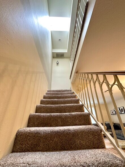 Building Photo - 537 N Adams St