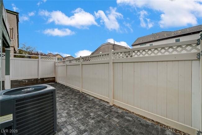 Building Photo - 10408 September Flower St