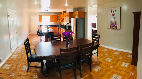 Dining - 11456 Mclaren St