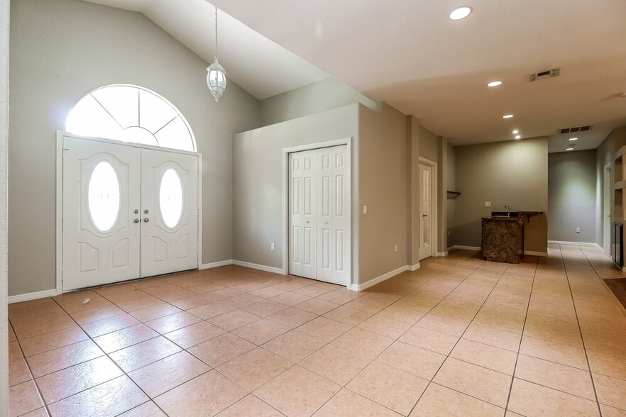 Building Photo - 11075 Marvelwood Rd