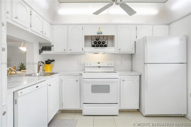Building Photo - 1501 S Ocean Blvd