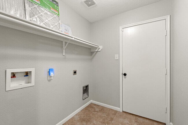 Building Photo - 15403 Harris Canyon Ln