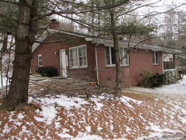 Building Photo - 153 Payne Branch Rd