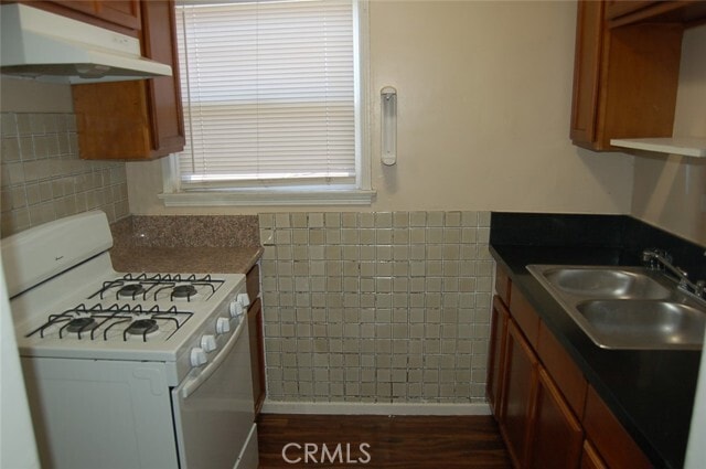 Building Photo - 667 N Towne Ave