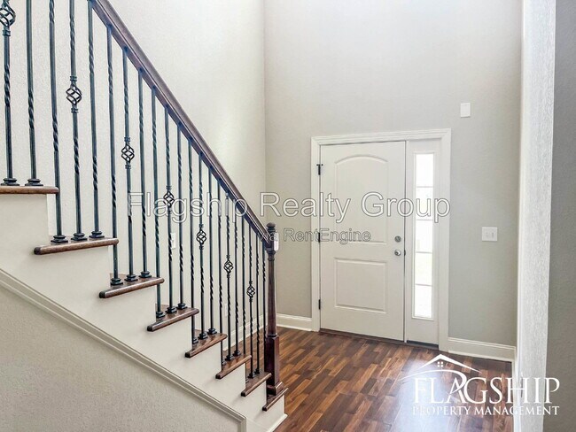 Building Photo - 2015 Leighton Dr