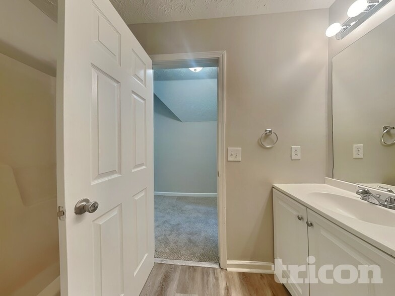 Building Photo - 40 Halley Ct