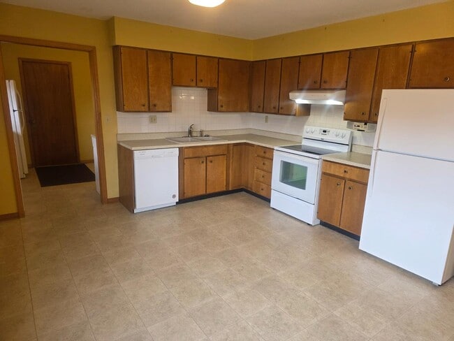 Building Photo - 46258 312th St