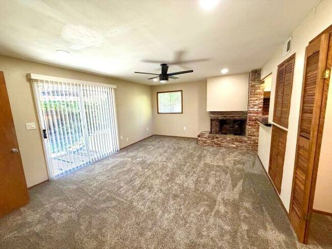 Building Photo - 785 Duke Cir