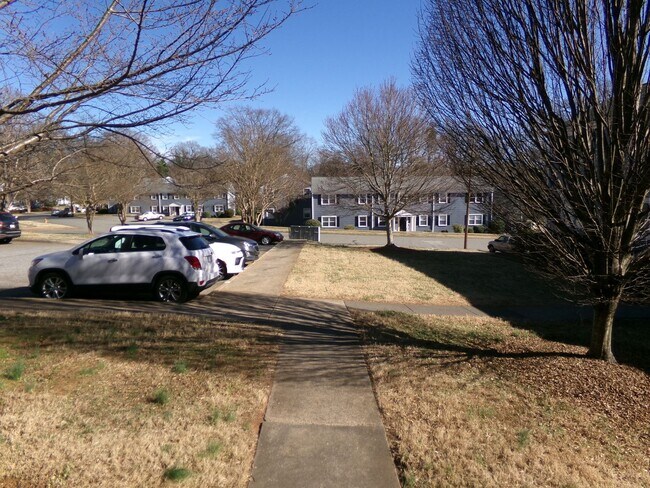Building Photo - 2527 Miller Park Cir