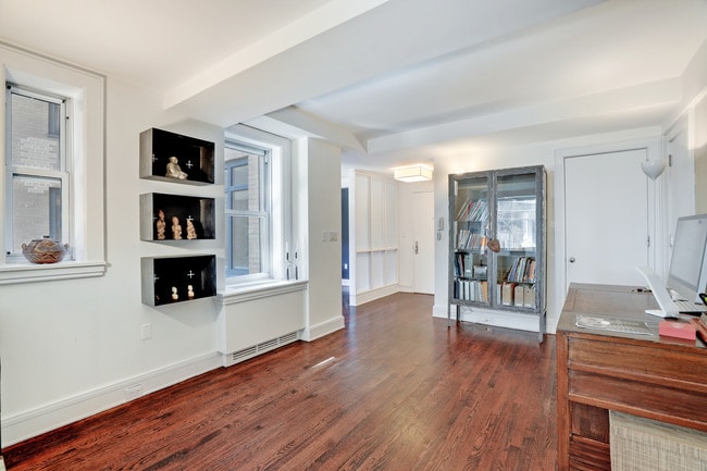 Building Photo - 170 E 77th St