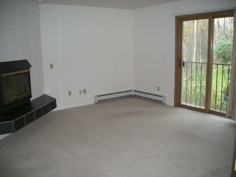 Building Photo - 700 W 47th Ave