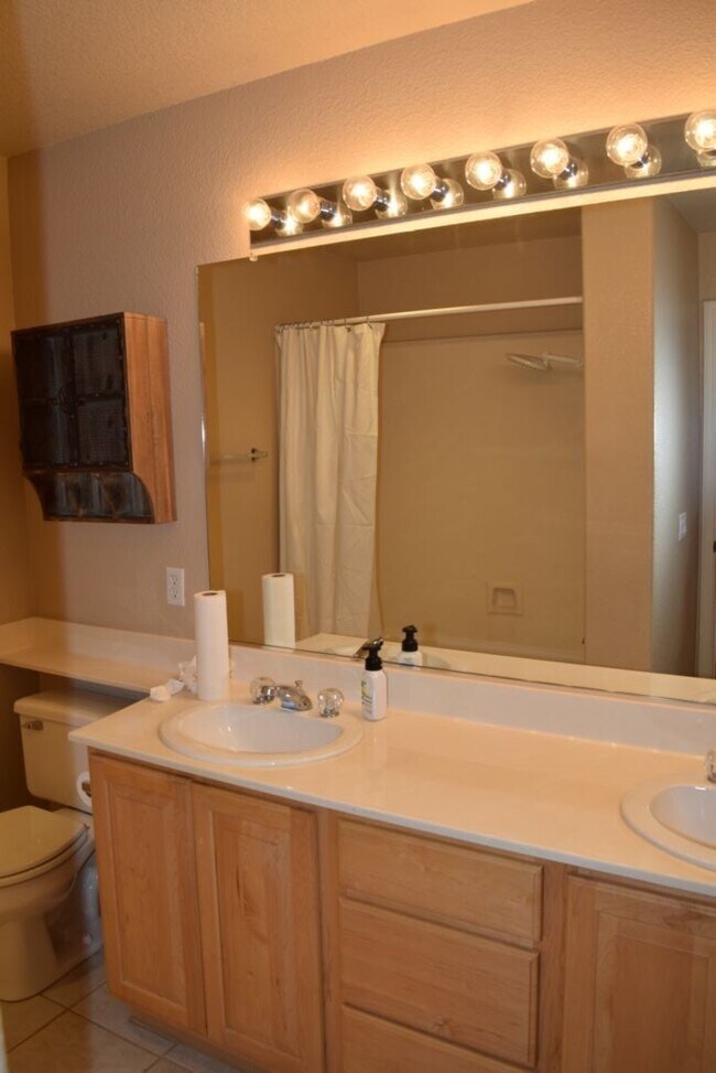 Building Photo - 4840 Knightswood Way