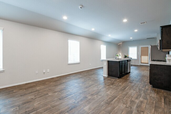 Building Photo - 2407 Poplar Copse Ct