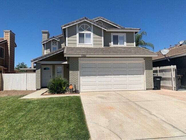 Building Photo - Beautiful 4- Bedroom Home