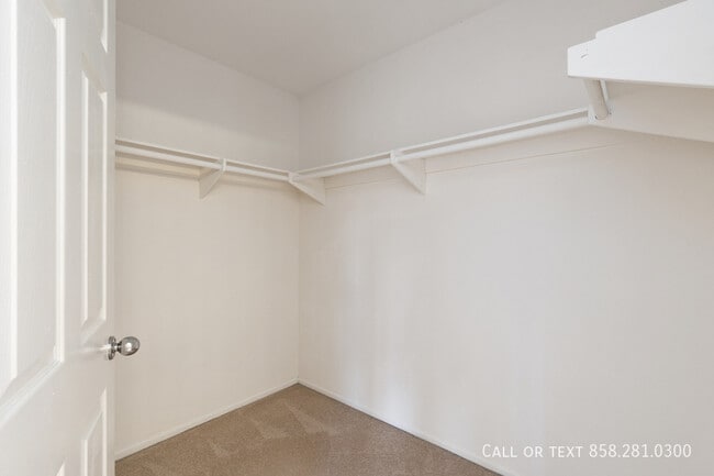 Building Photo - 8418 Calderon Ct