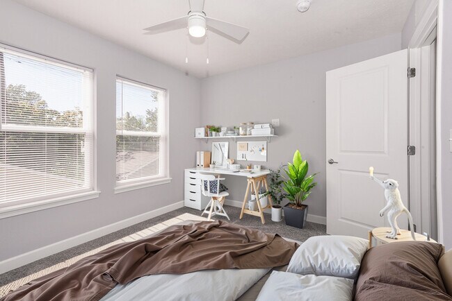 Building Photo - 2184 E 97th St