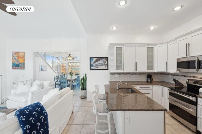 Building Photo - 400 Noyack Rd