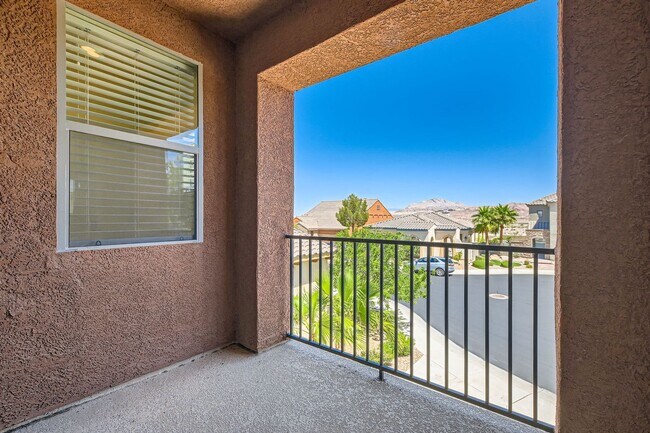 Building Photo - Beautiful 3 bedroom in Tuscany  community