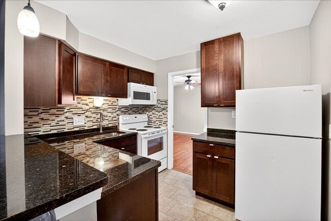 Building Photo - Eeeeeeeeee!