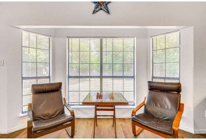 Building Photo - Room in House on Sunlit Grove