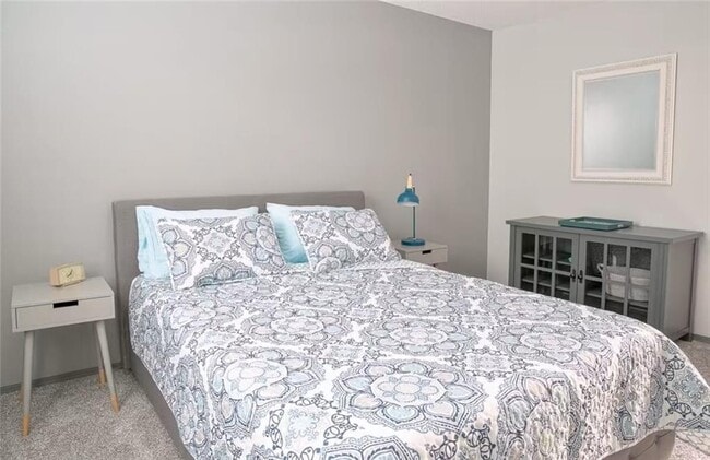 Building Photo - 106 NW Park St