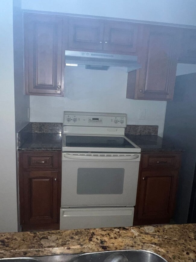 Building Photo - 3016 Parkway Blvd