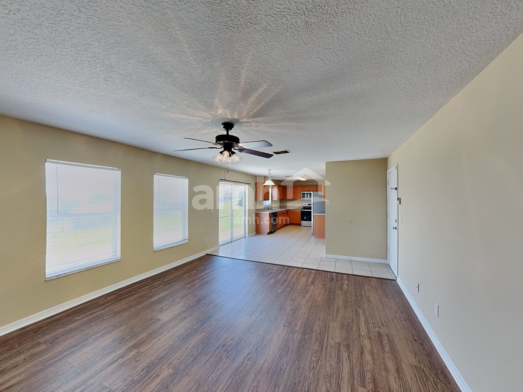 Building Photo - 357 Sky Valley St