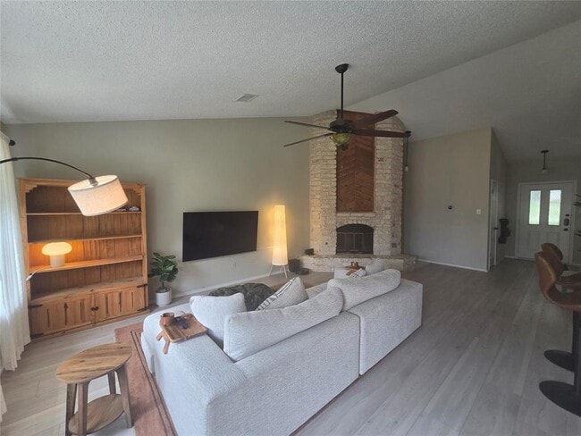 Building Photo - 1604 Kimmerling Ln
