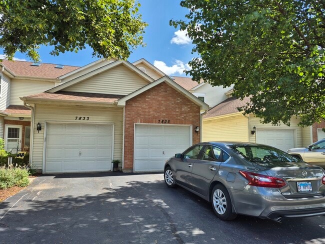 Building Photo - 7835 Darien Lakes Dr