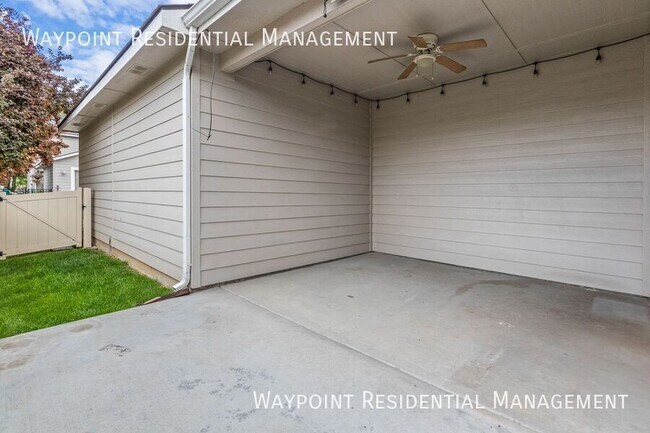 Building Photo - 1142 W Parkstone St