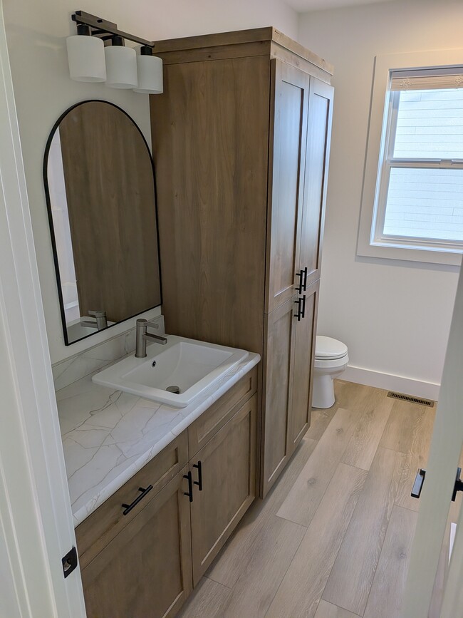 Building Photo - 152 Robin Rd